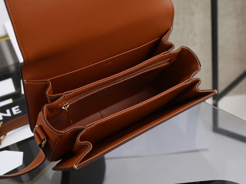 Ce1i*e triomphe bags